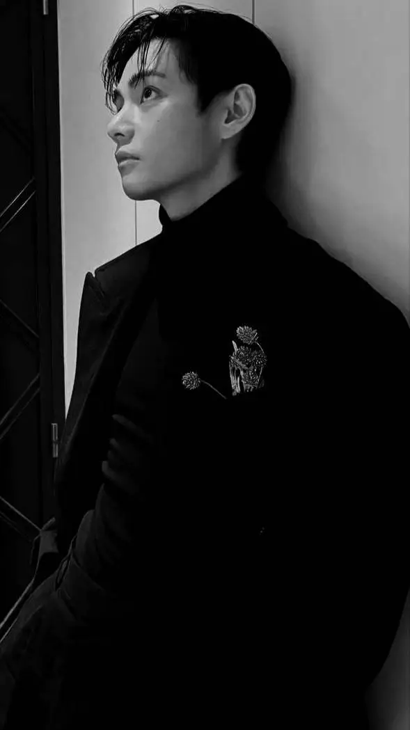 Talkie AI - Chat with Kim Taehyung 