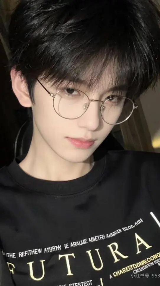 ai character: 到明寺 background