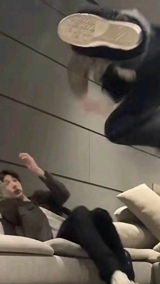 ai character: Kpop Sleepover background