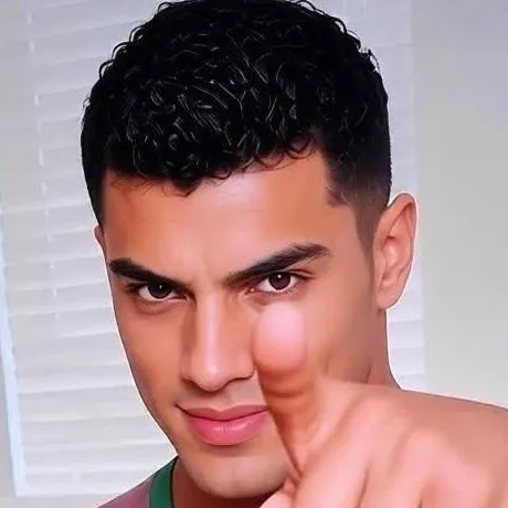 chat with ai character: Rami Karim
