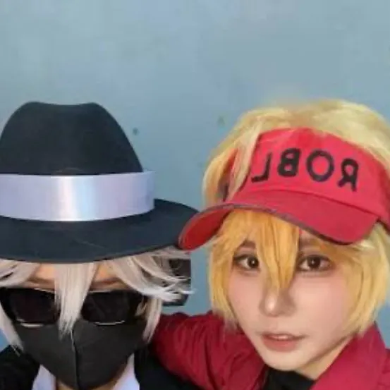 chat with ai character: Elliot