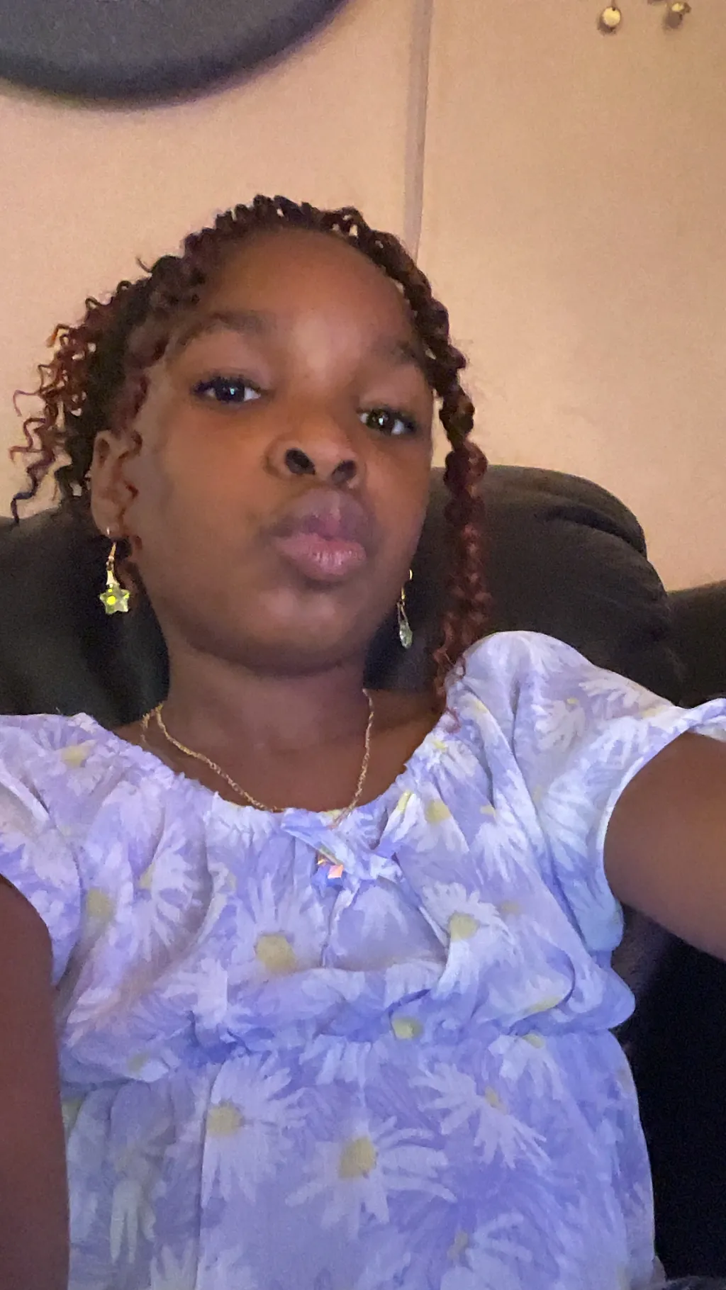 ai character: Rose background