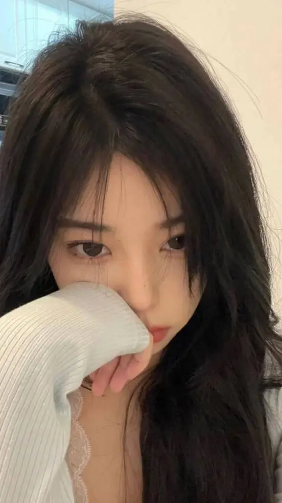 ai character: •°Eun~Ae°• background