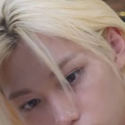 chat with ai character: Felix 