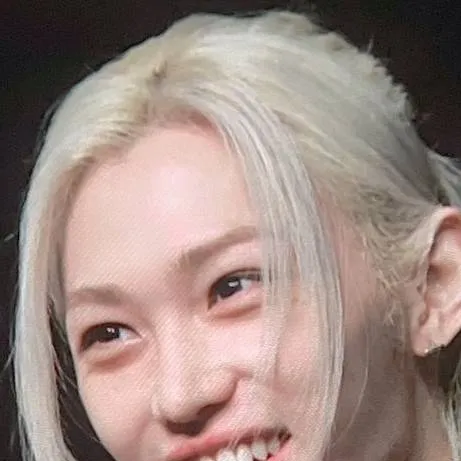 chat with ai character: Felix 