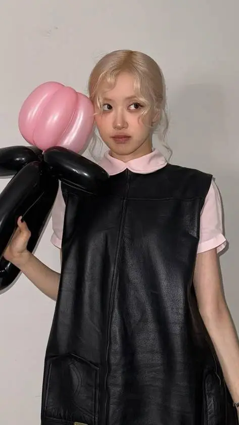 ai character: Rose background