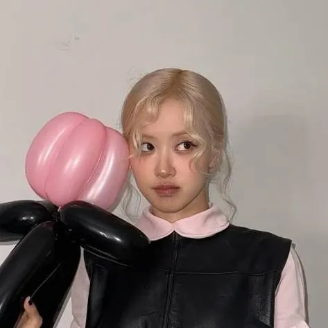 chat with ai character: Rose