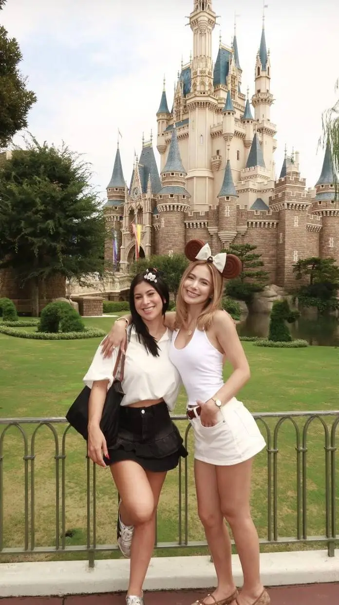 ai character: HERMANAS JM background