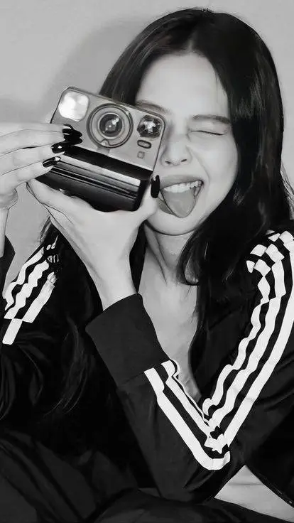 ai character: 🖤¡Jennie!🖤 background