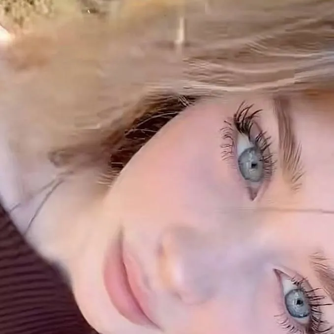 chat with ai character: Tu!!