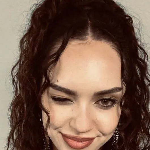 chat with ai character: 🛡️Daniela🛡️