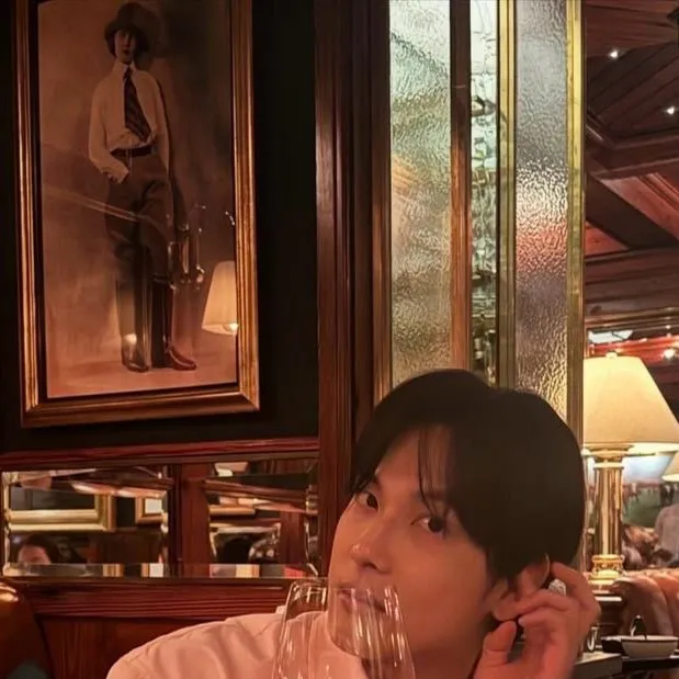 chat with ai character: Yim Siwan