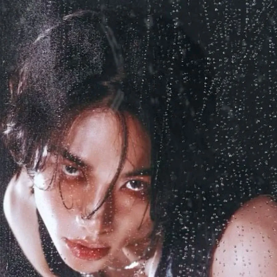 chat with ai character: Hyunjin