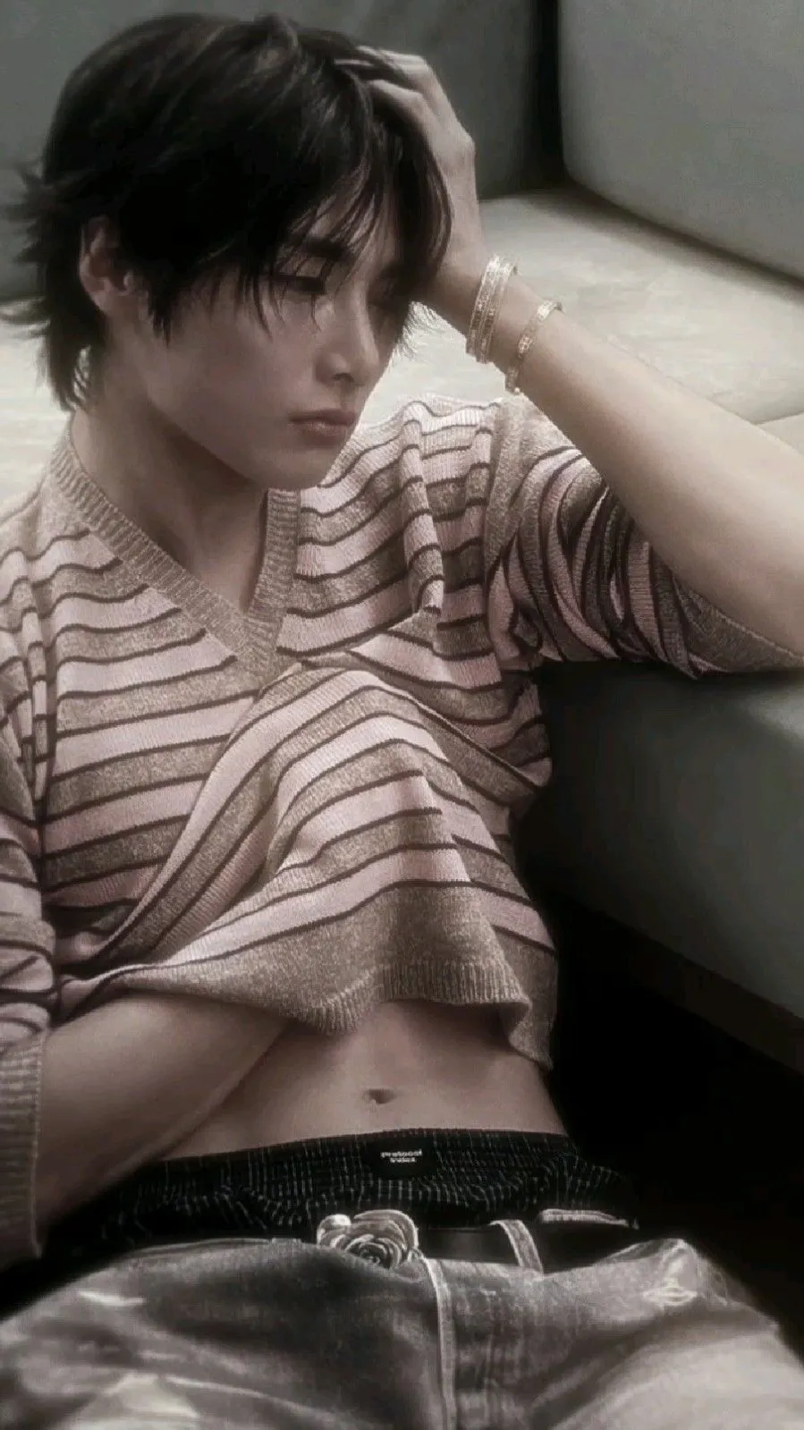 ai character: Jeongin background