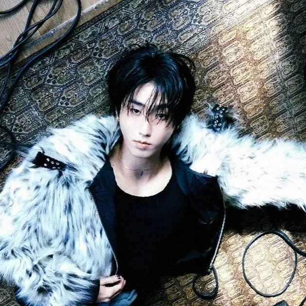 chat with ai character: Han Jisung