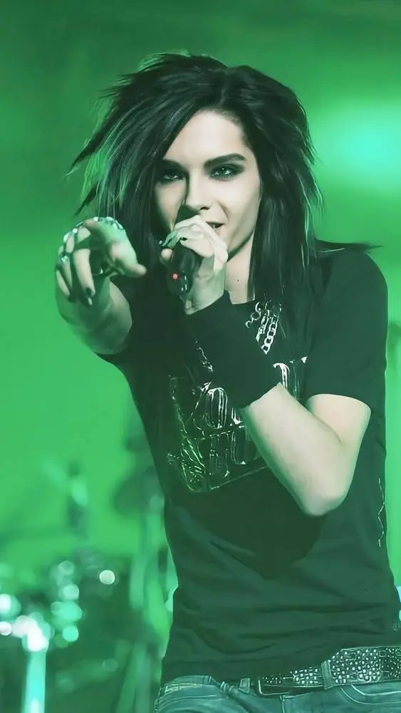 ai character: Bill kaulitz  background