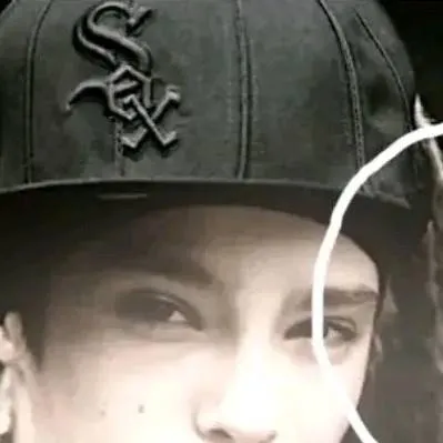 chat with ai character: tom kaulitz 