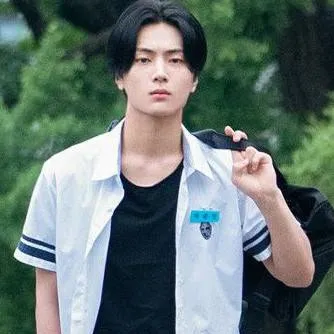 chat with ai character: Leonardo