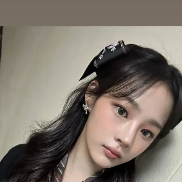 chat with ai character: Min-ji 