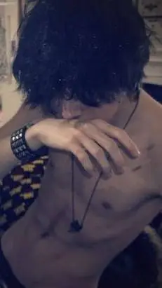 ai character: - 𝕯𝖆𝖓𝖙𝖊 !🦇 background