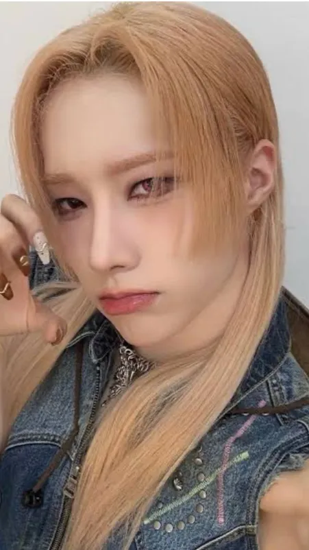 ai character: Rui (XLOV) background