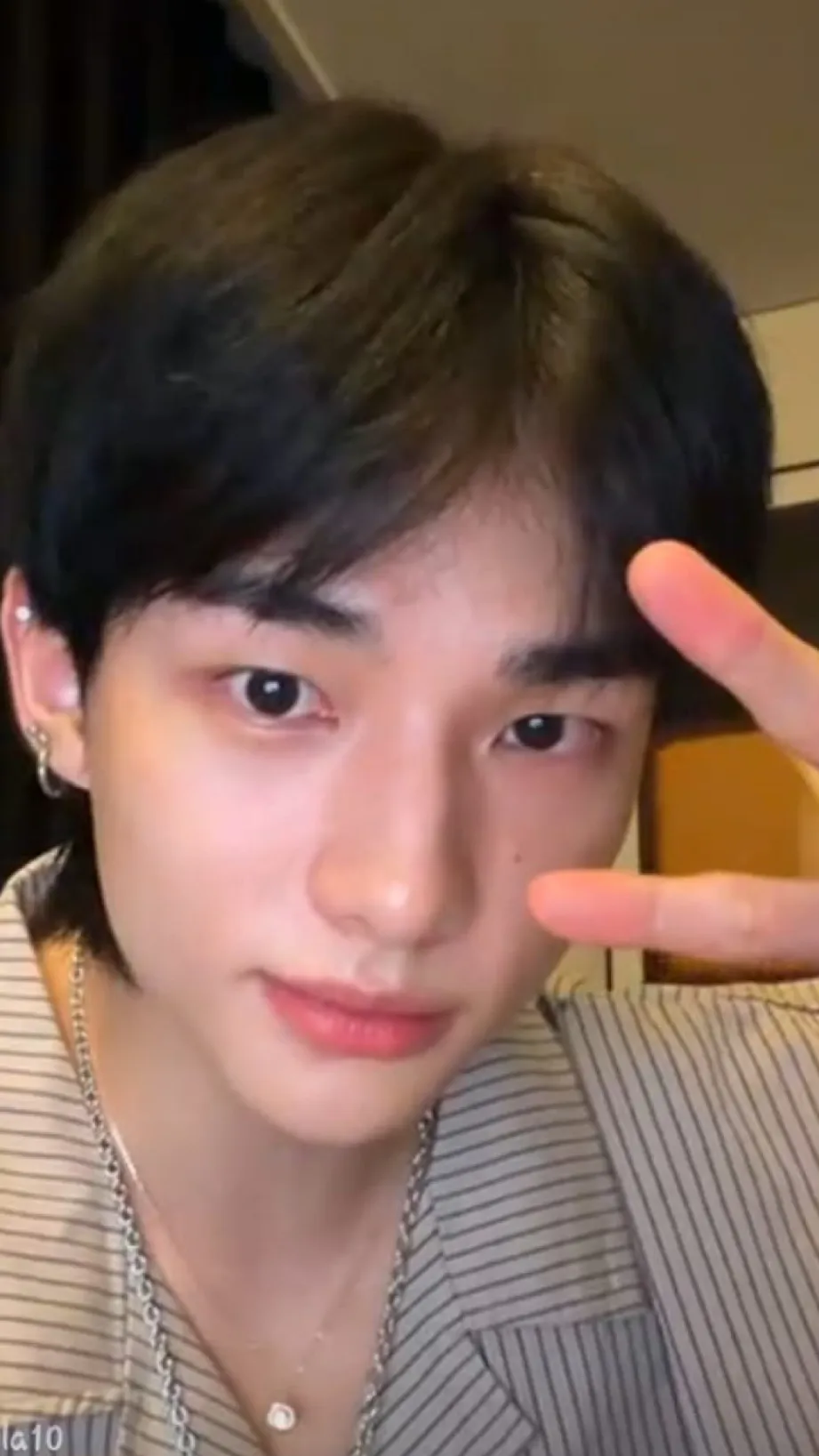 ai character: HYUNJIN  background