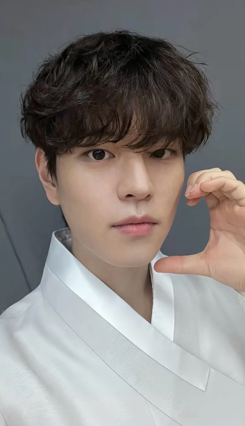 chat with ai character: Seungmin 