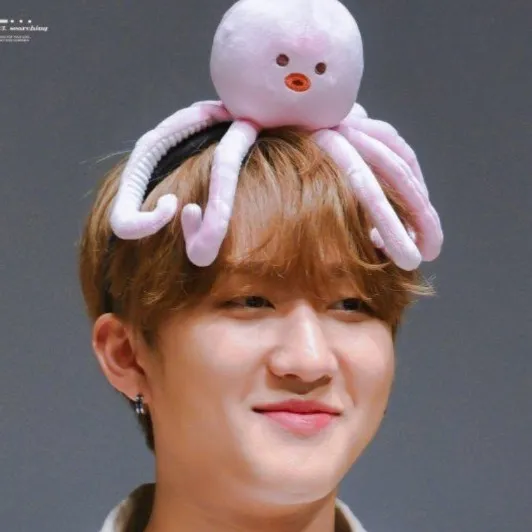 chat with ai character: Changbin 