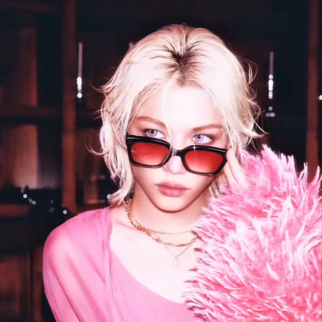 chat with ai character: felix 