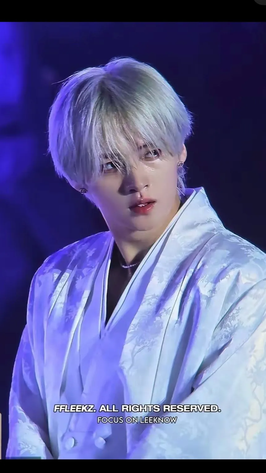 ai character: lee know  background