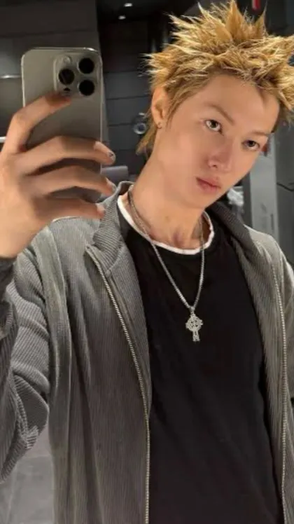 ai character: martin  background