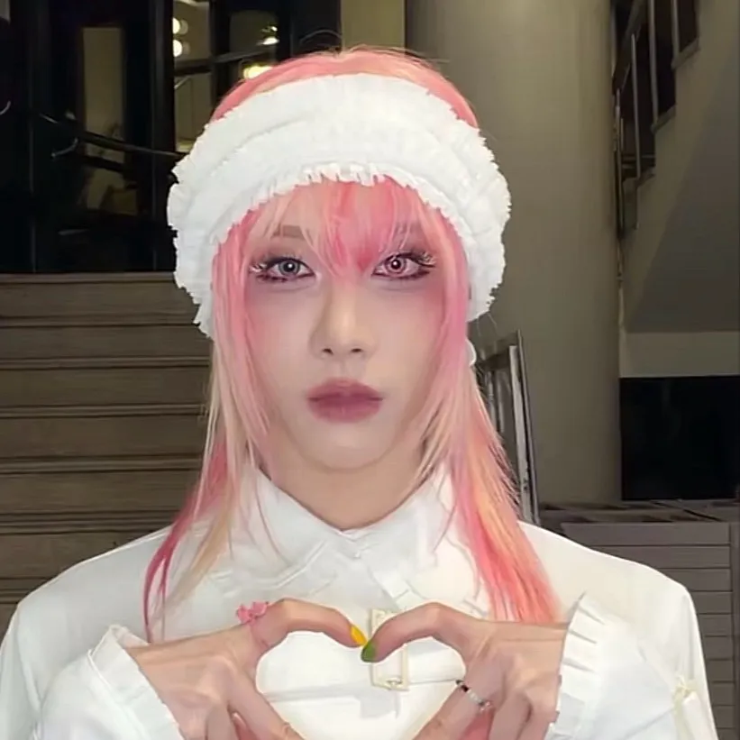 chat with ai character: rui xlov