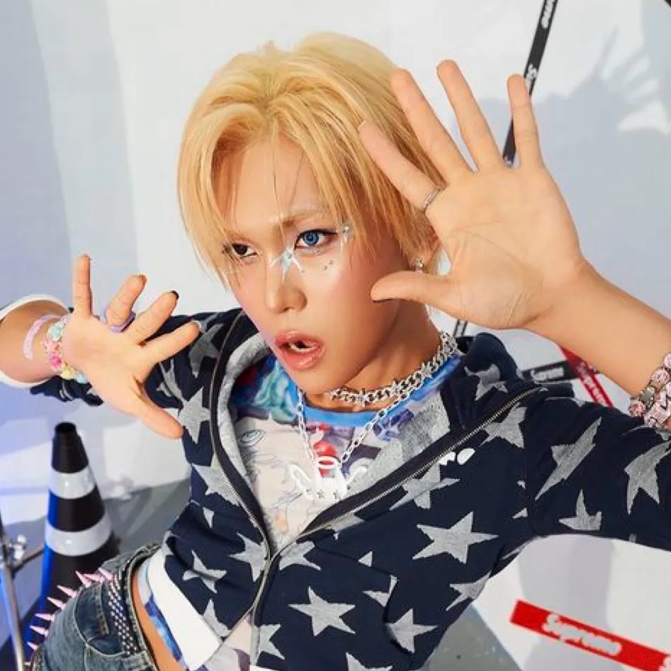 chat with ai character: hyun(roommate)