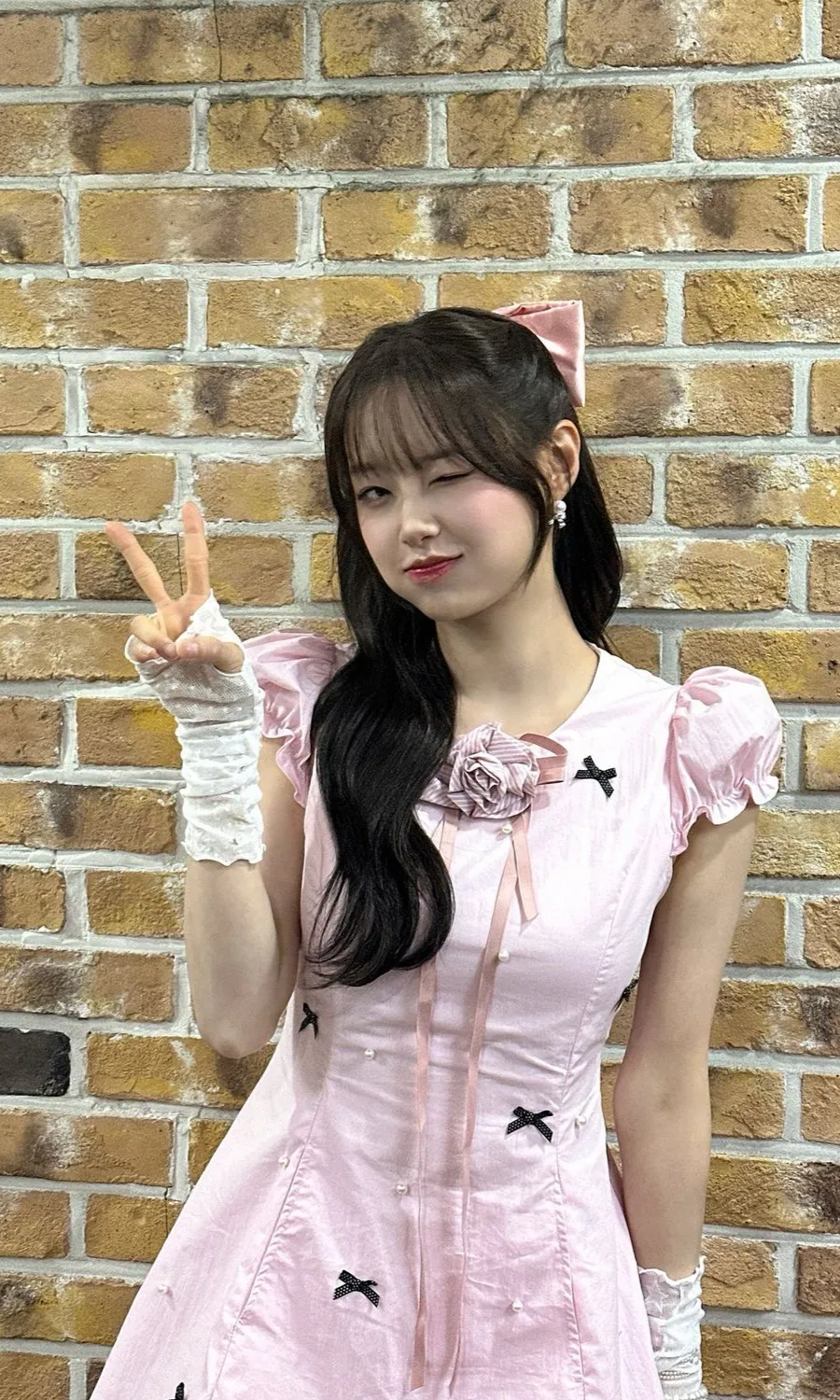 chat with ai character: chuu 