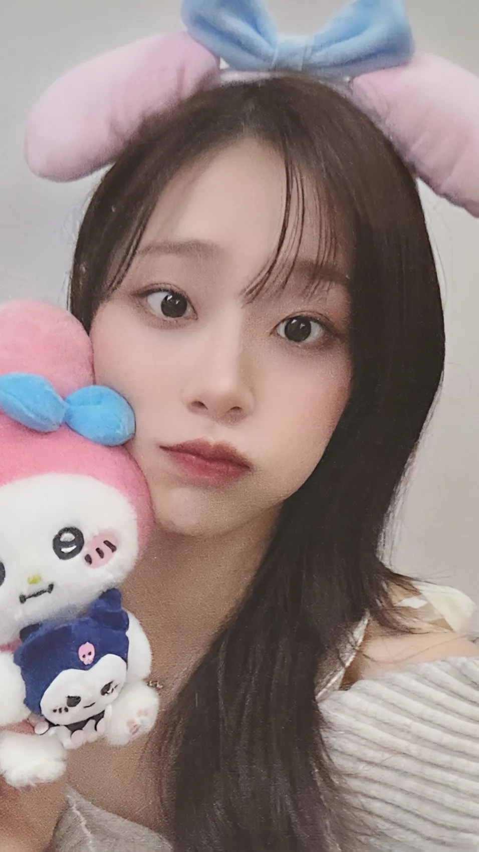 ai character: 𝒞𝒽𝓊𝓊🐶💗 background