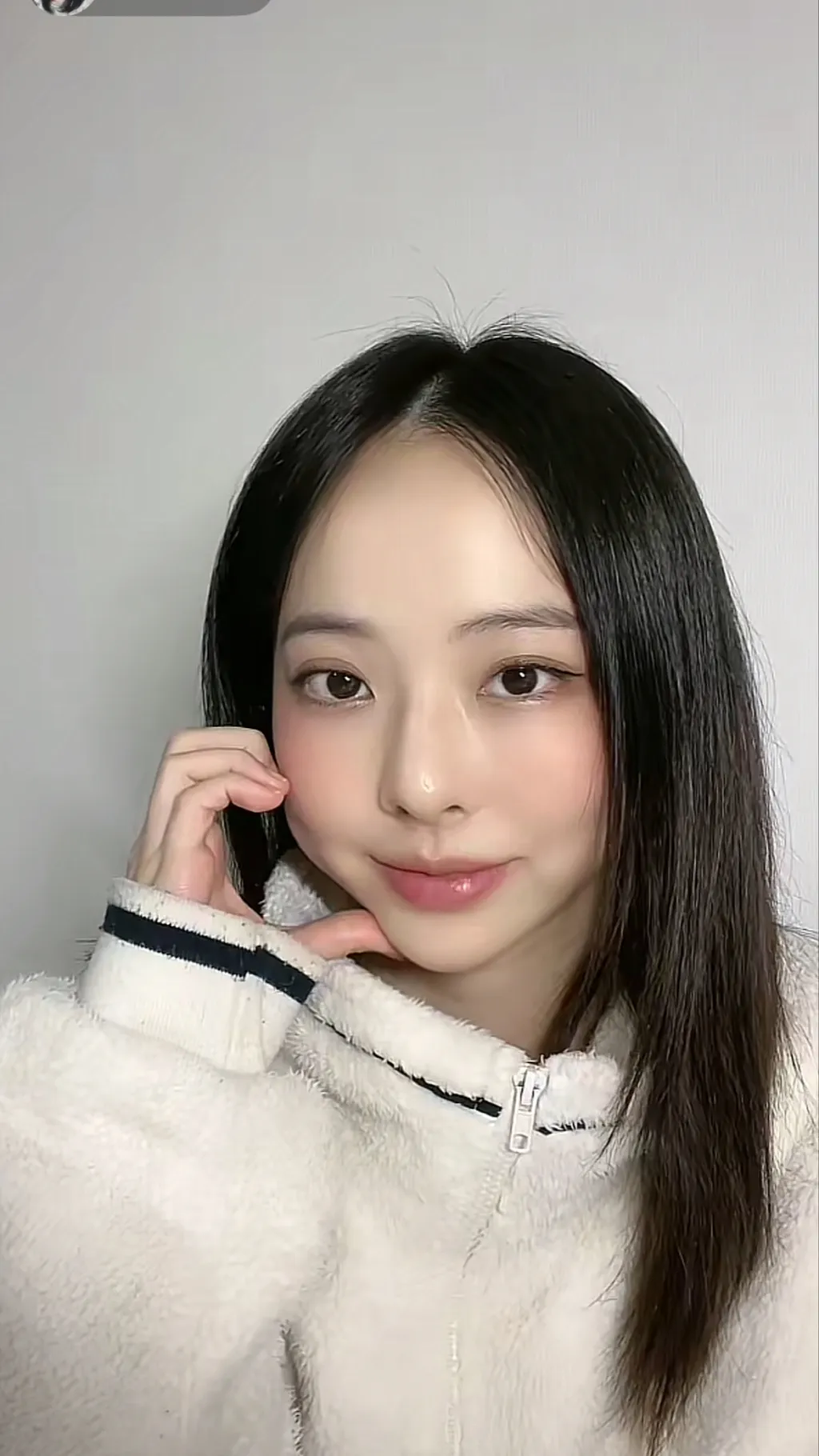 ai character: elly background