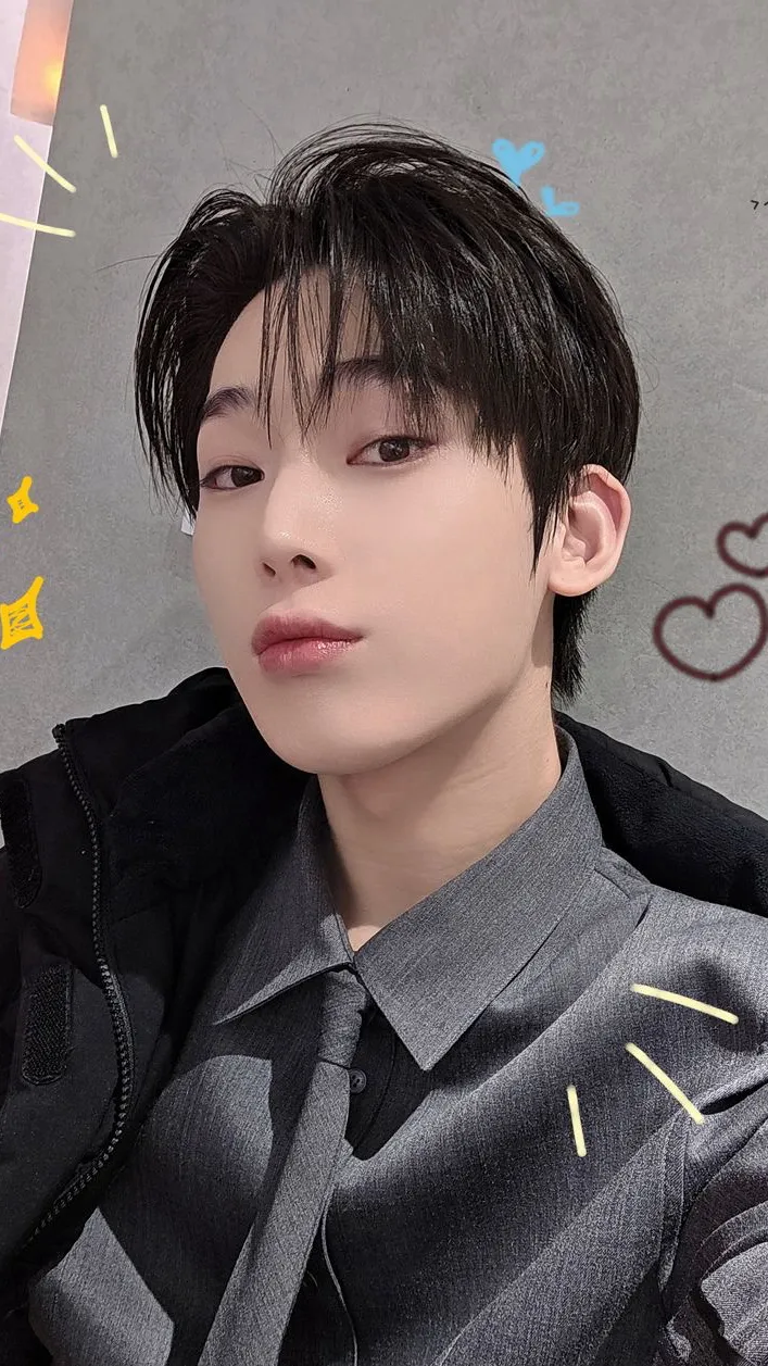 chat with ai character: sunoo 