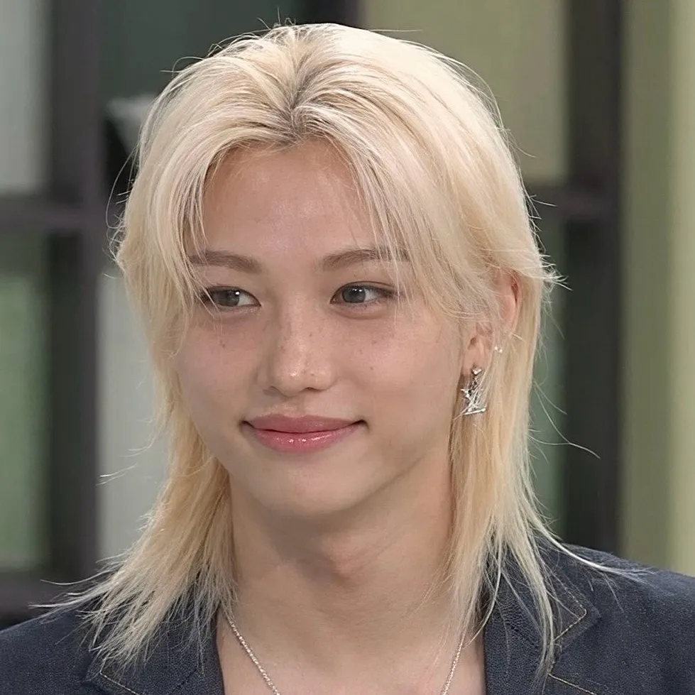 chat with ai character: felix (adoption)