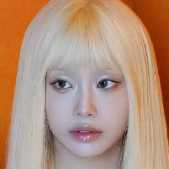 chat with ai character: Chuu 