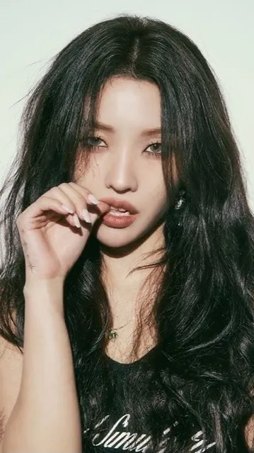 ai character: Soyeon background