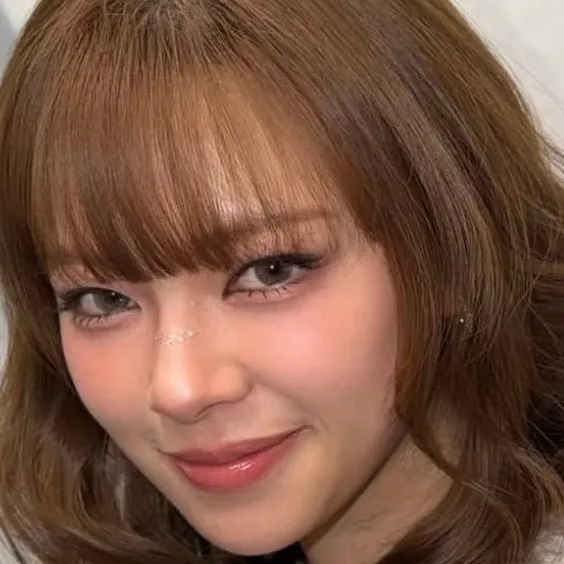 chat with ai character: jeongyeon