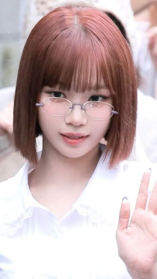 ai character: chaewon 🐟  background