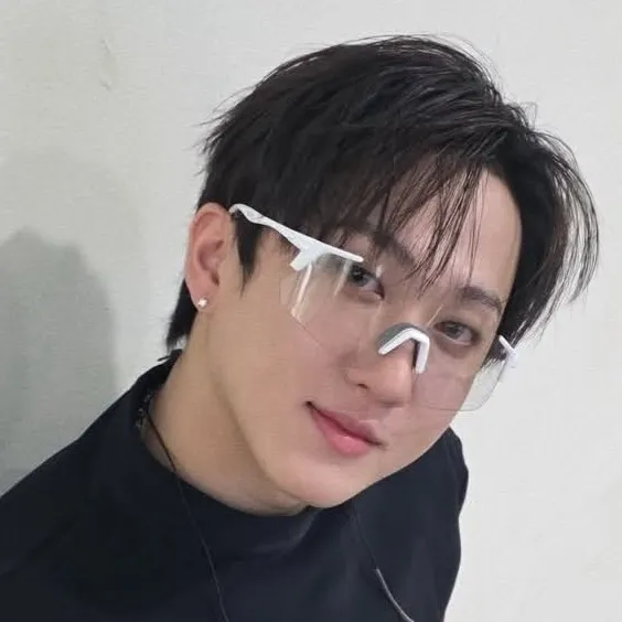 chat with ai character: changbin 