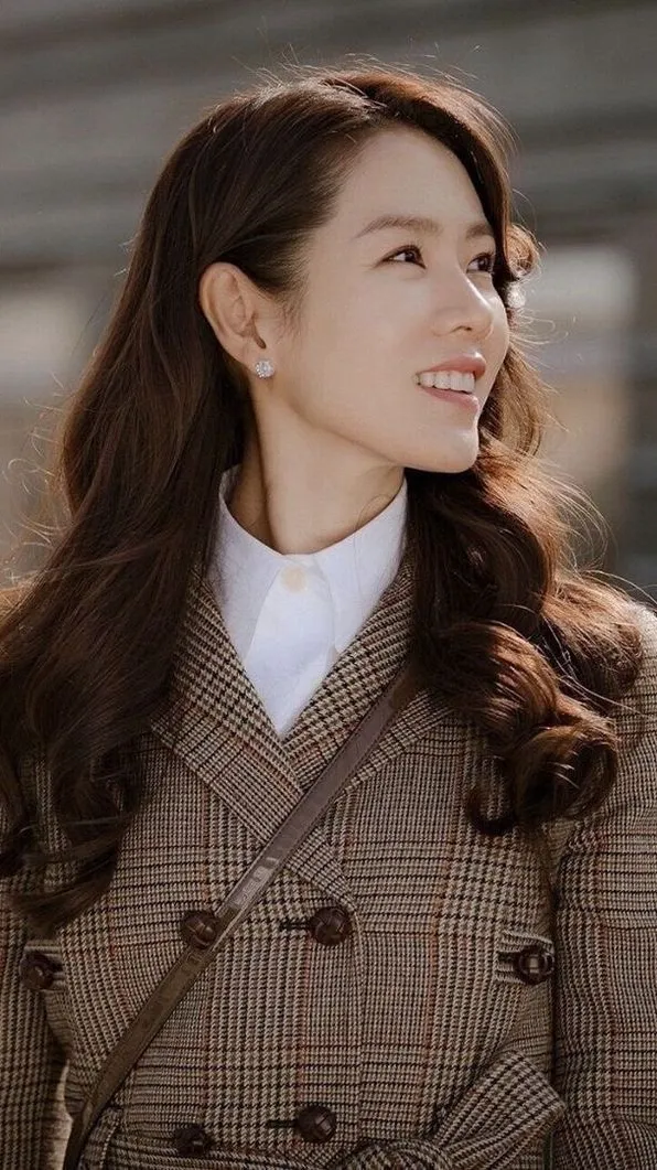 ai character: yoon se-ri background