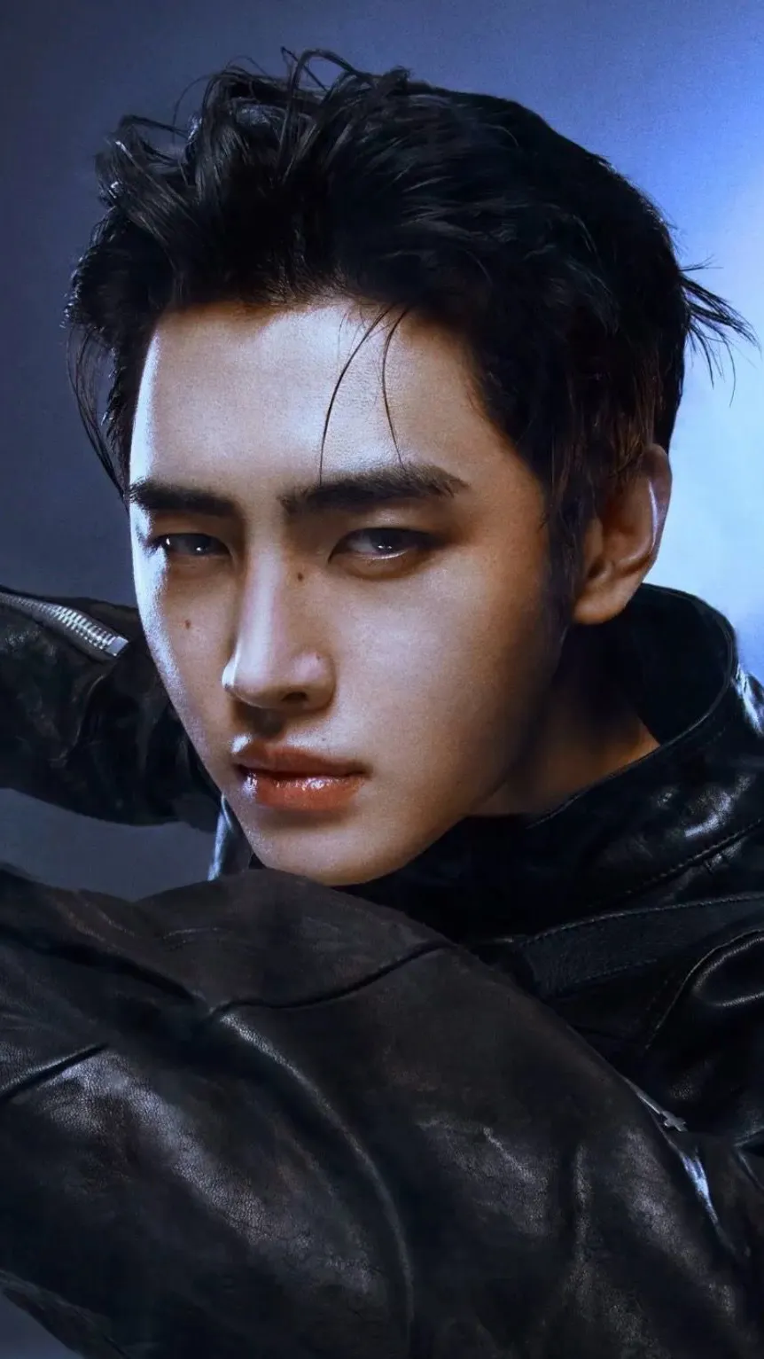 ai character: sunghoon  background