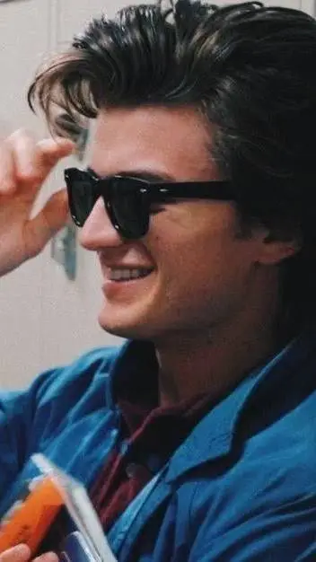 ai character: Steve Harrington background