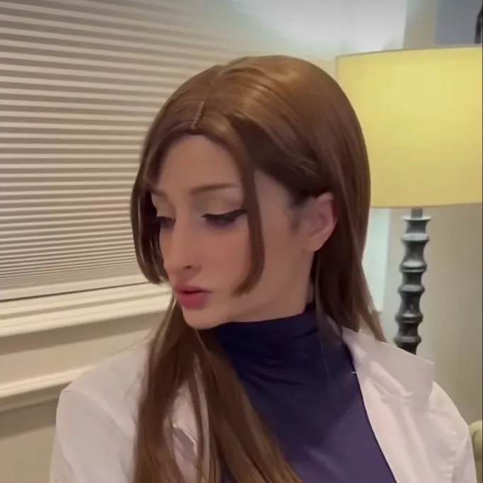 chat with ai character: Shoko