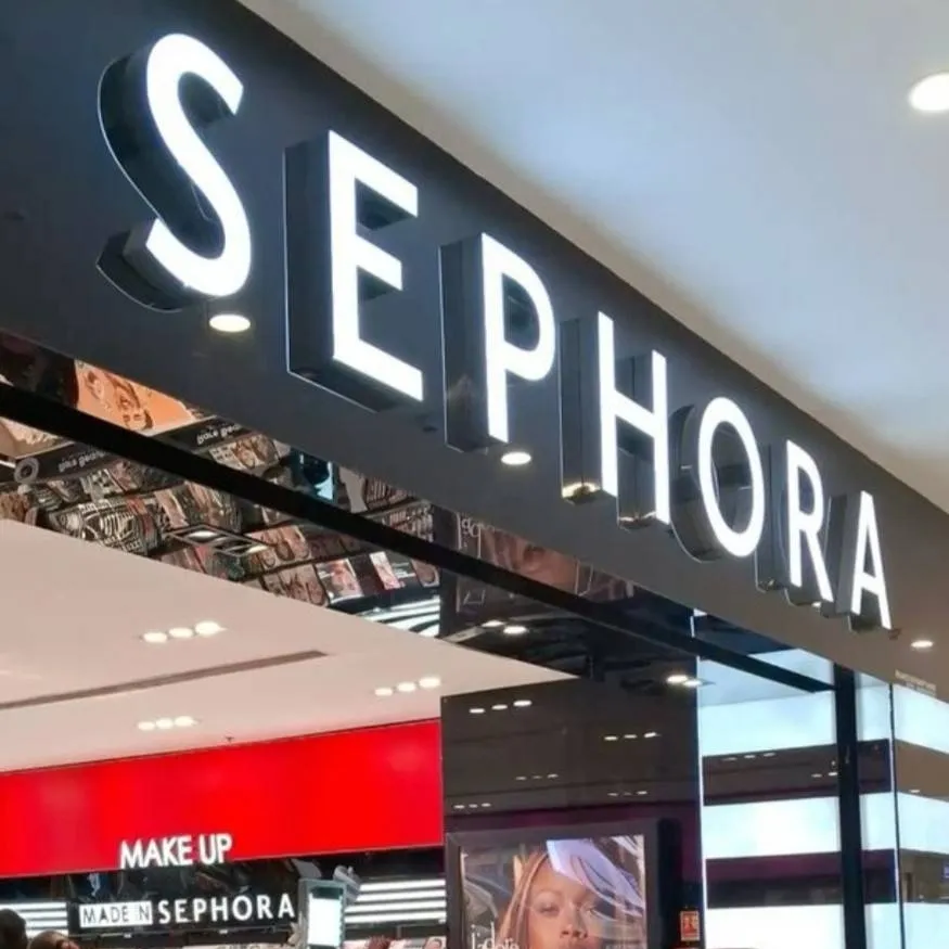 chat with ai character: Sephora kid