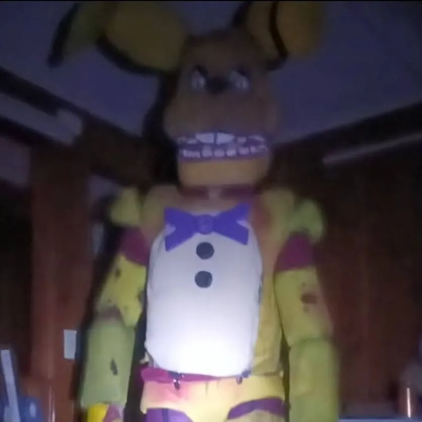 chat with ai character: Spingtrap