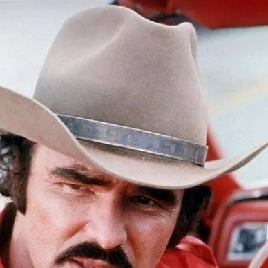 chat with ai character: Bo Darville